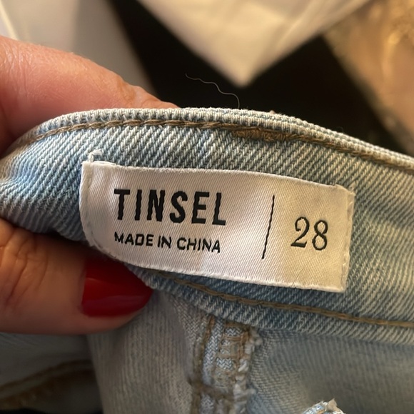 EUC- Tinsel Watermelon Embroidered Cuffed Denim Shorts size 28 - Picture 2 of 3